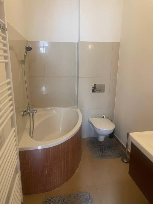 Apartman Pistacia Priame Centrum Bb Banská Bystrica Exterior foto
